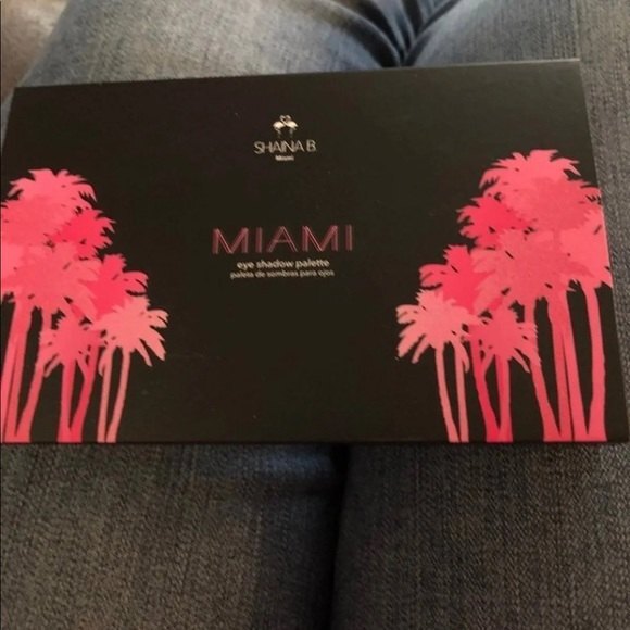Shaina B Miami eyeshadow pallete - Picture 2 of 3